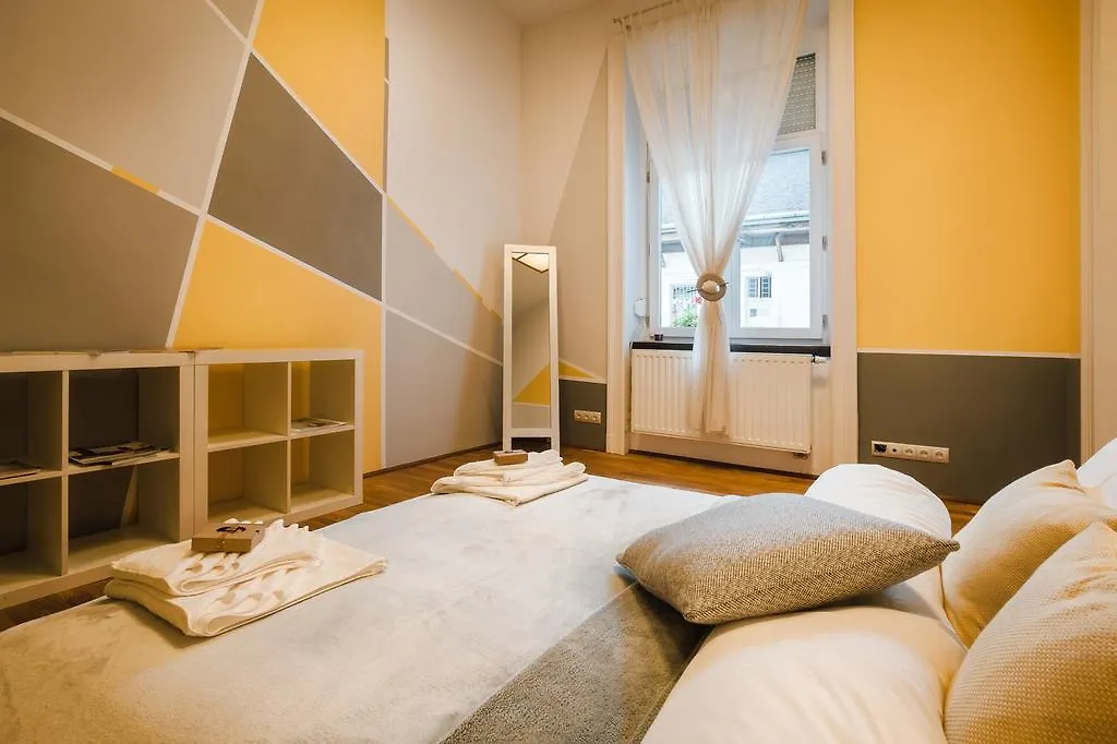 Cozy Loft At Opera Apartment Budapest